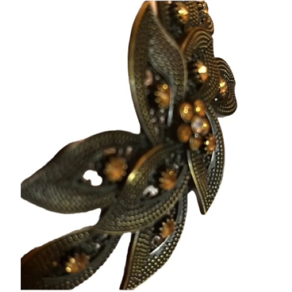 unbranded metal light